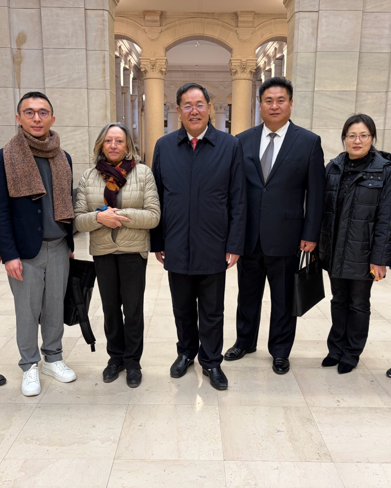 泰州学院代表团访问法国